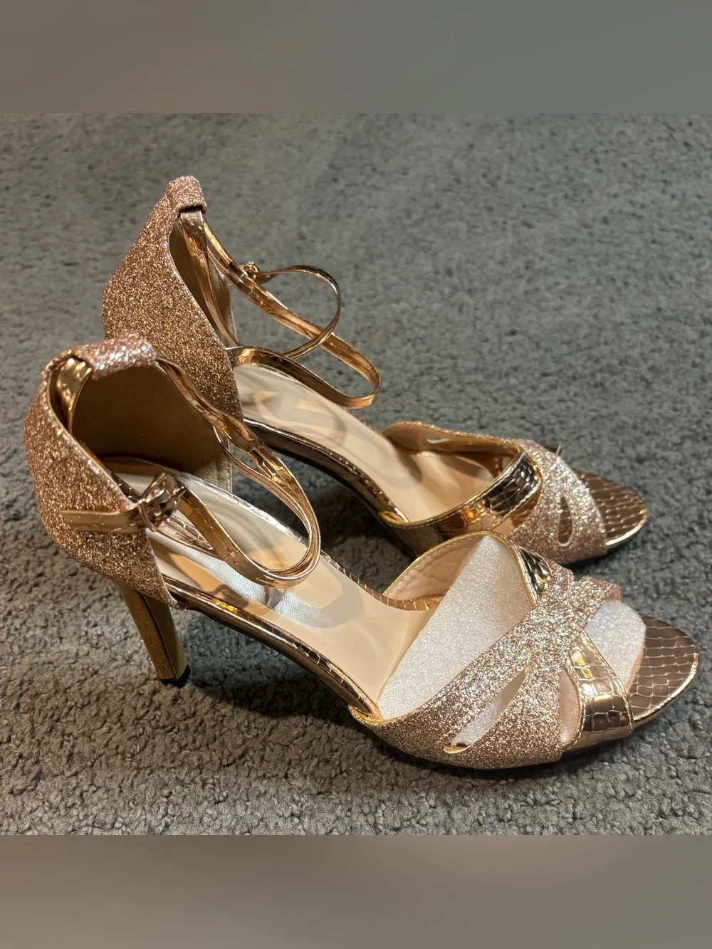 Women’s Rose Gold Snakeskin Glitter Strappy Heels Size 9 New